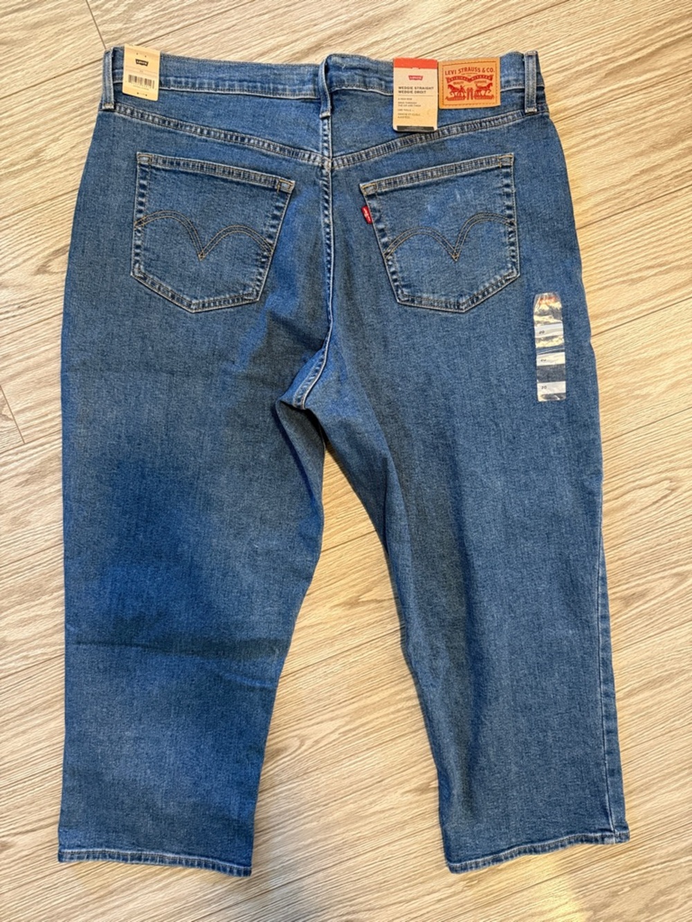 NWT Levi's Wedgie Straight High Rise - Picture 8 of 8